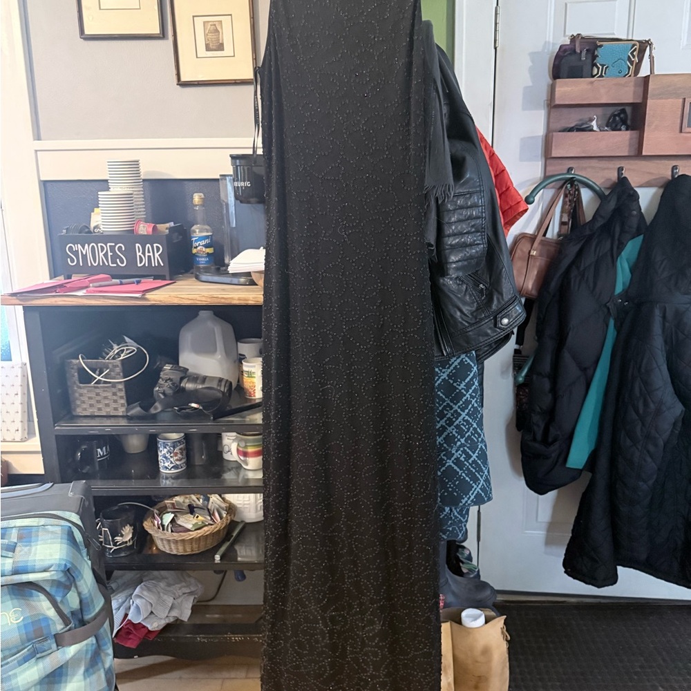 Alexia Admor Elegant Black Evening Dress
